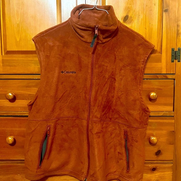 Columbia Fleece Vest - XL - Picture 2 of 5